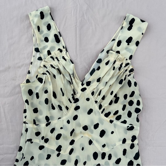 SOLD Elton John for Realisation, 100% Silk Little Jeanie Mini Dress in Snow - Picture 4 of 15